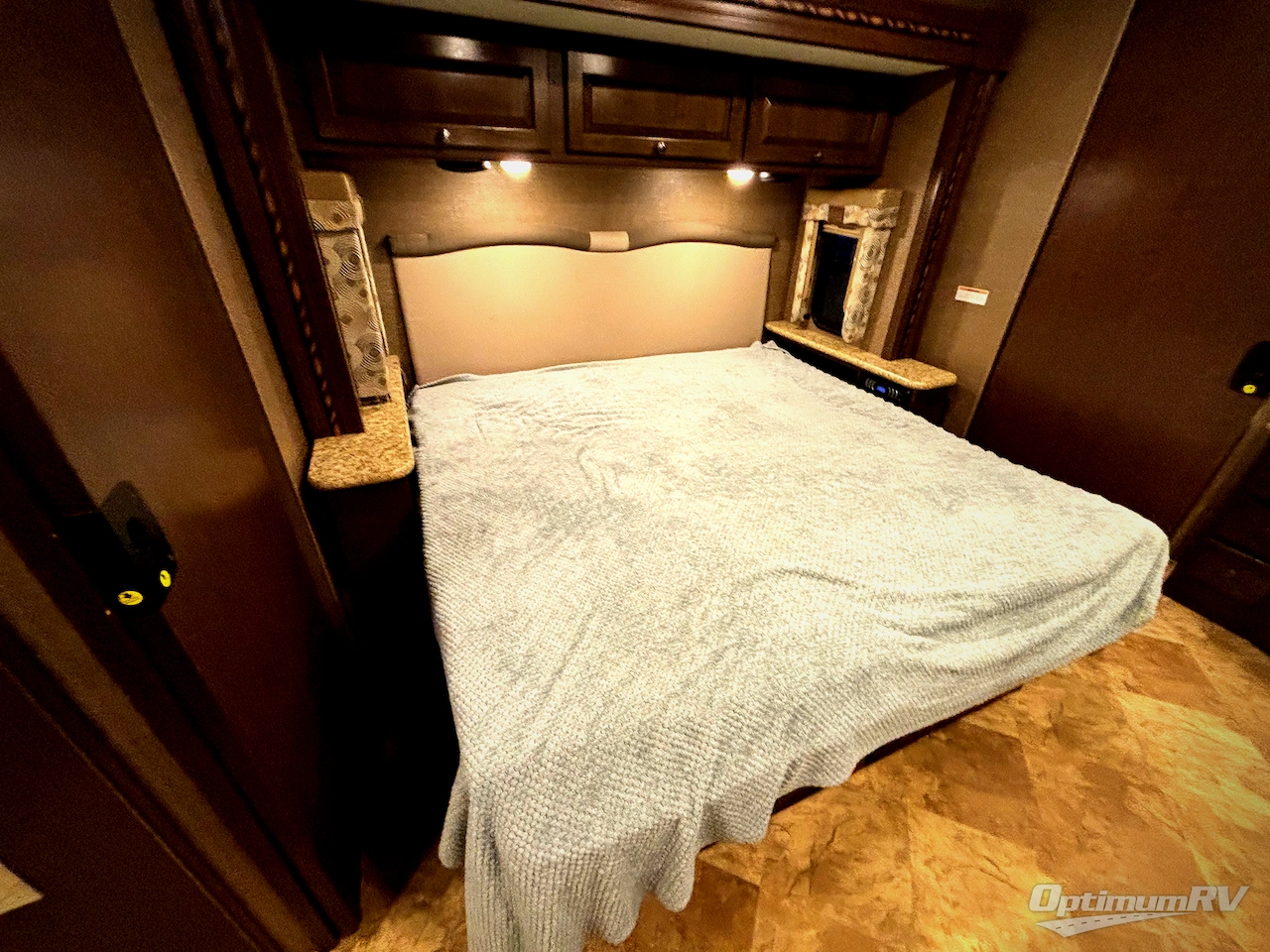 2017 Thor Windsport 35M Photo 16