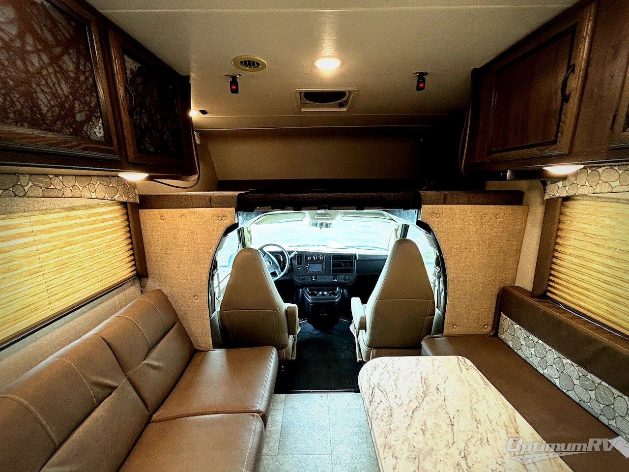 2018 Coachmen Freelander 26RS Chevy 4500 Photo 10