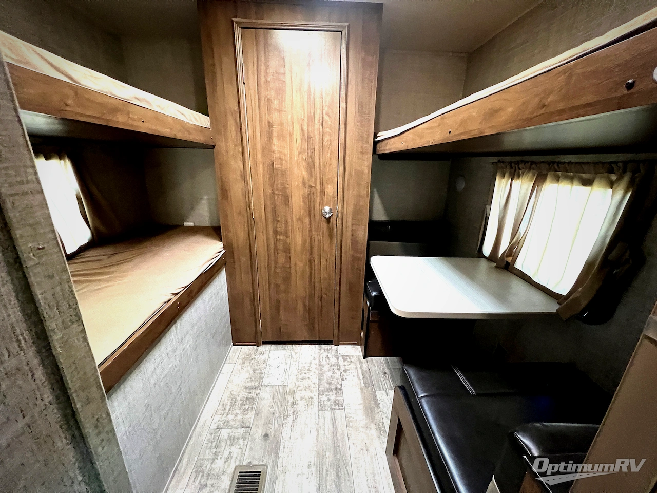 2020 Gulf Stream Kingsport 301TB Photo 15