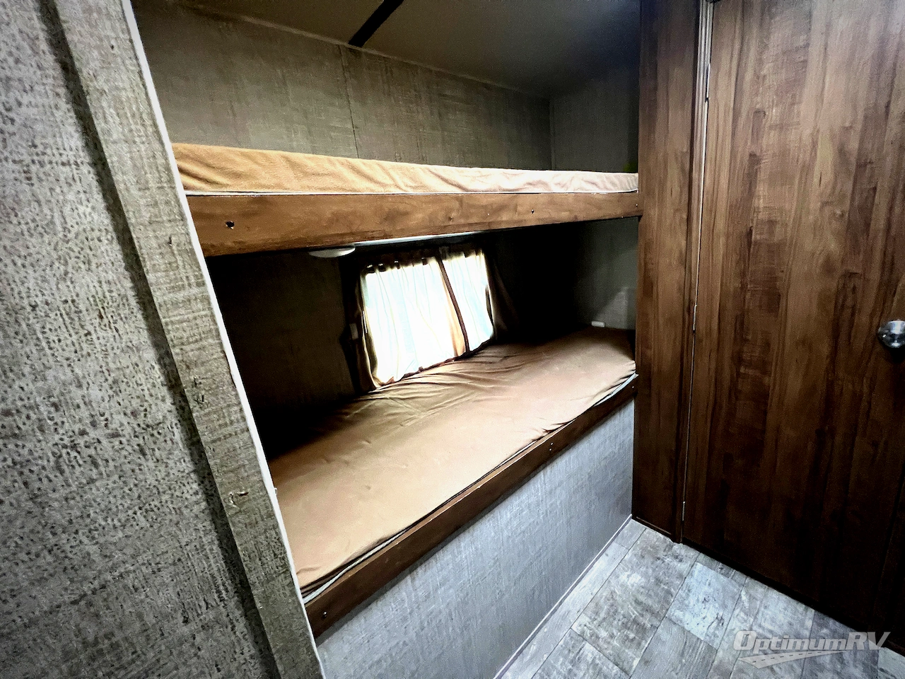 2020 Gulf Stream Kingsport 301TB Photo 16