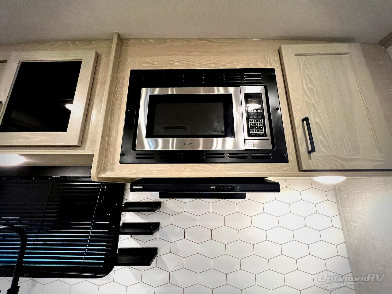 2021 Forest River Flagstaff Classic 832RKSB Photo 10