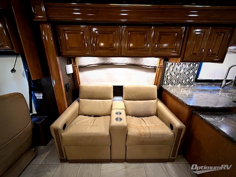 2018 Thor Tuscany 40RT RV Photo 3