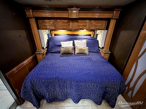 2018 Thor Tuscany 40RT RV Photo 4