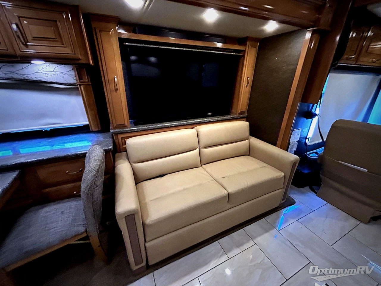 2018 Thor Tuscany 40RT Photo 8