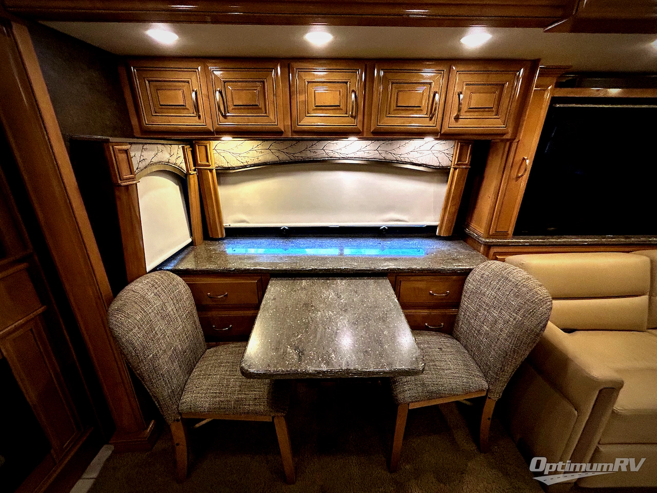 2018 Thor Tuscany 40RT Photo 9