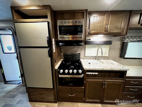 2020 Dutchmen Coleman Light 2515RL RV Photo 3