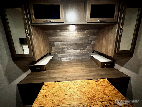 2020 Dutchmen Coleman Light 2515RL RV Photo 4
