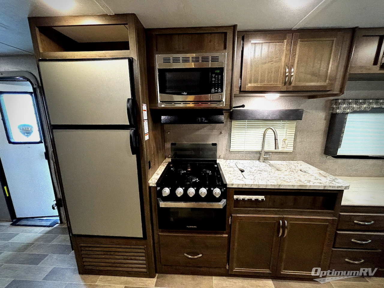 2020 Dutchmen Coleman Light 2515RL Photo 7