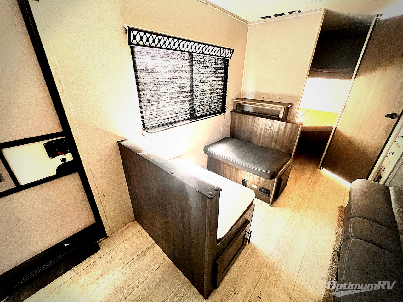 2022 Coachmen Shasta 25RS Photo 6