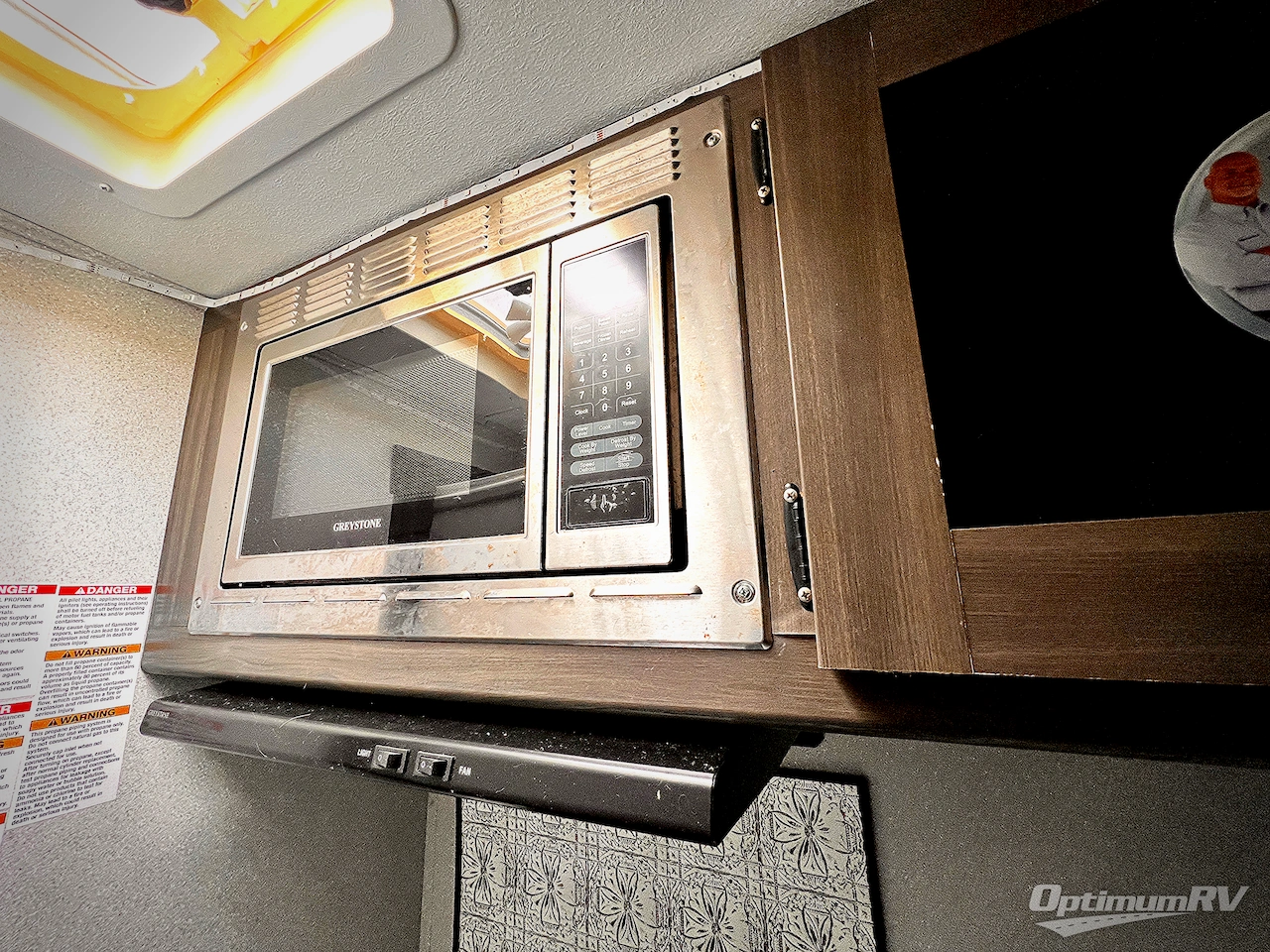 2022 Coachmen Shasta 25RS Photo 10