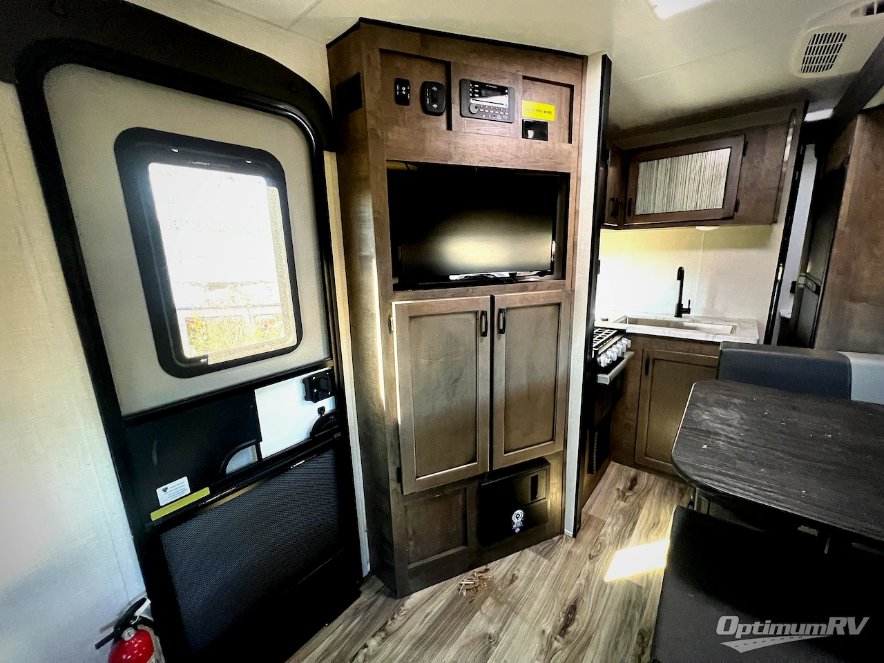 2023 Venture Sonic SN241VFL Photo 14