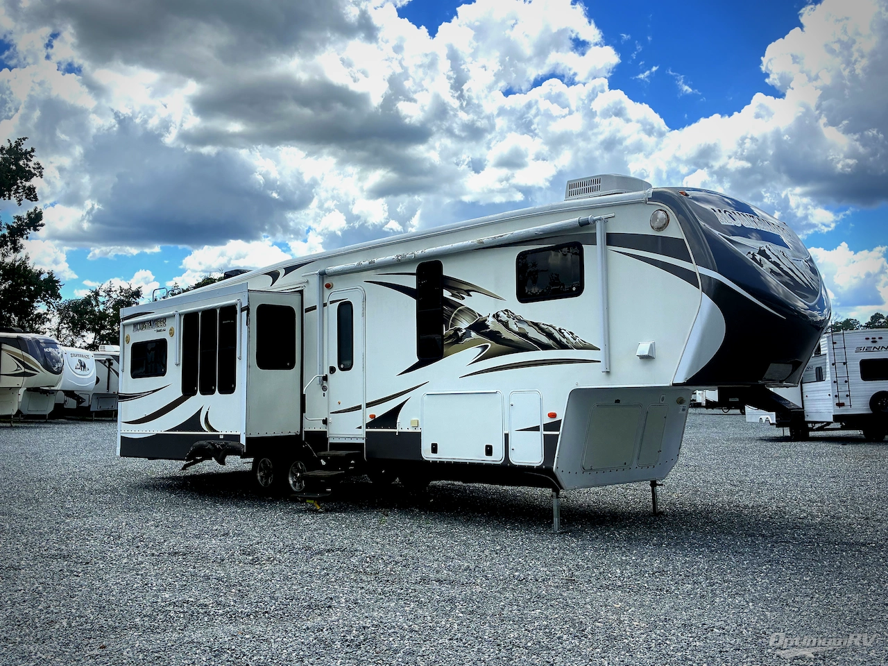 2013 Keystone Mountaineer 362RLQ Photo 14