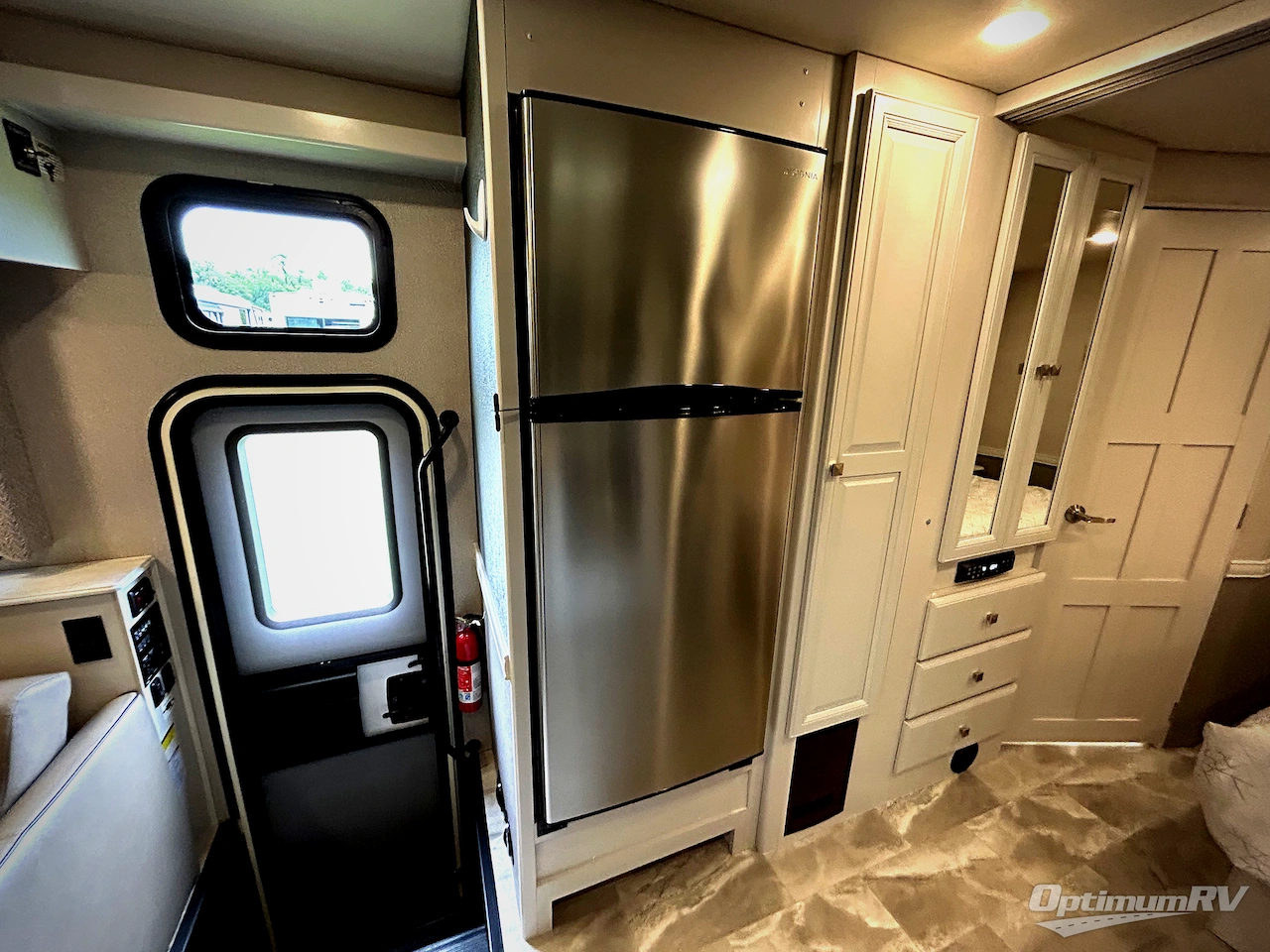 2021 Holiday Rambler Admiral 28A Photo 13
