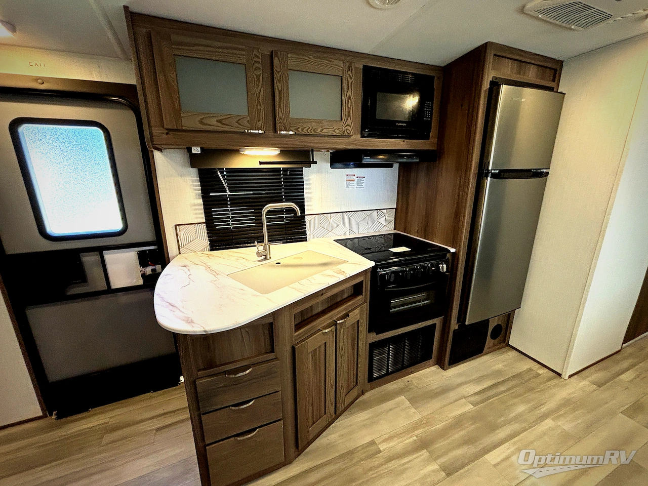 2025 Cruiser MPG 3100BH Photo 9