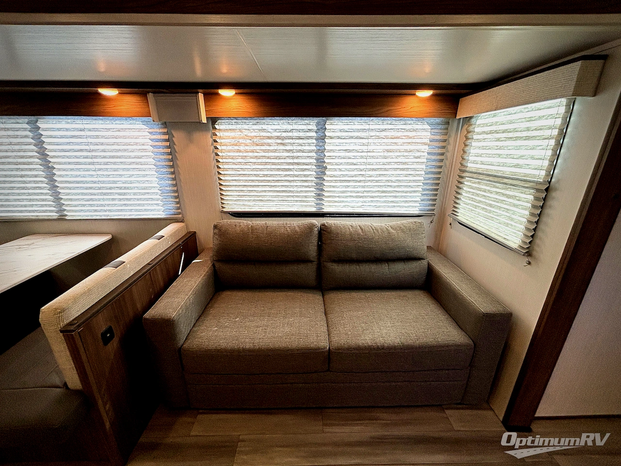 2025 Cruiser MPG 3100BH Photo 10