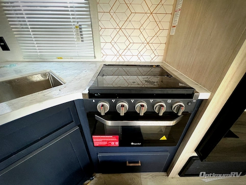 2024 Prime Time Avenger 32BHS RV Photo 3