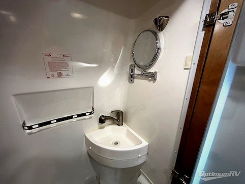 2020 Coachmen Beyond 22C RV Photo 3