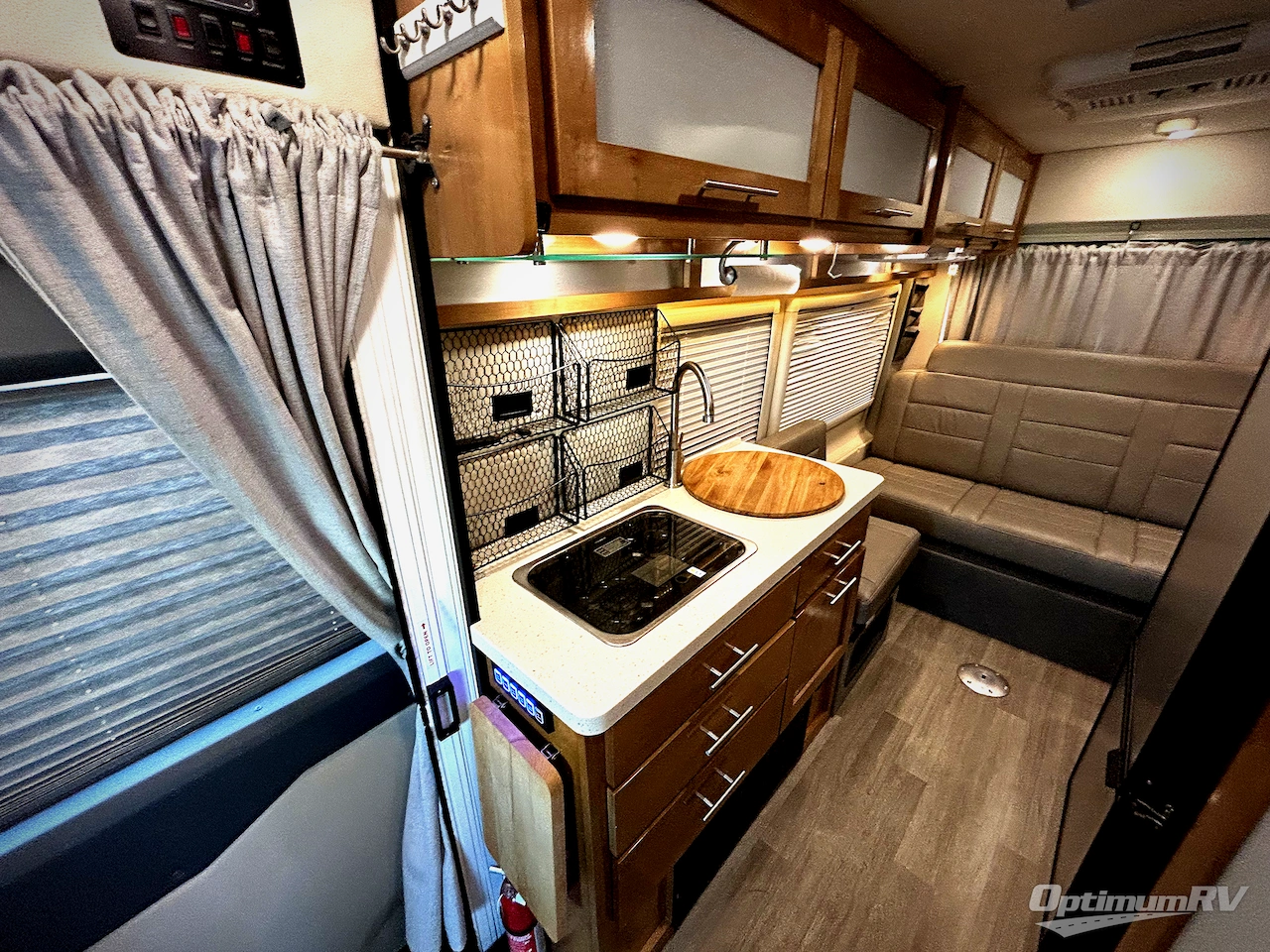 2020 Coachmen Beyond 22C Photo 6