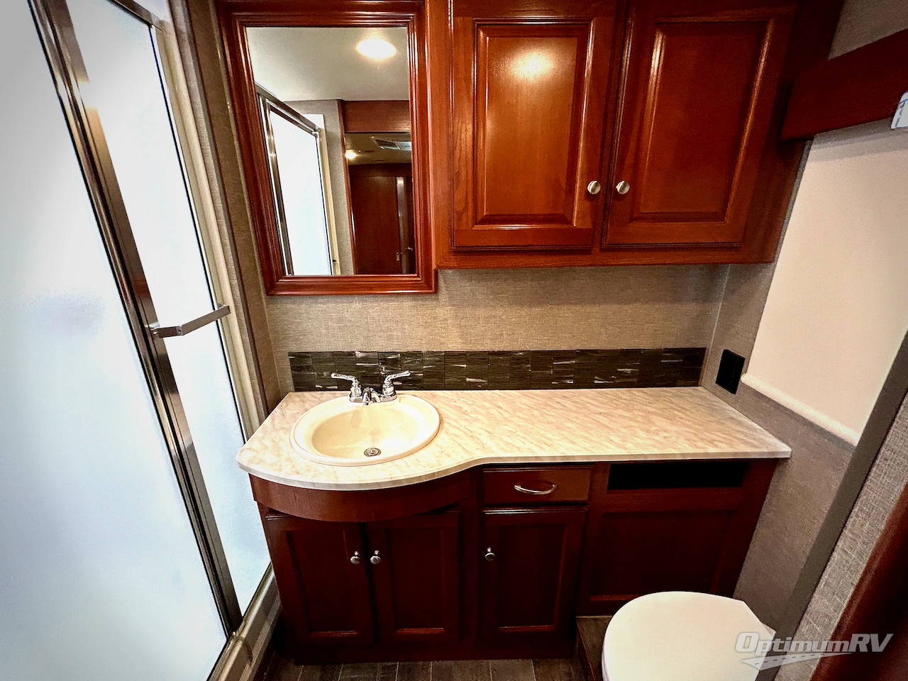 2019 Winnebago Sunstar LX 35F Photo 17
