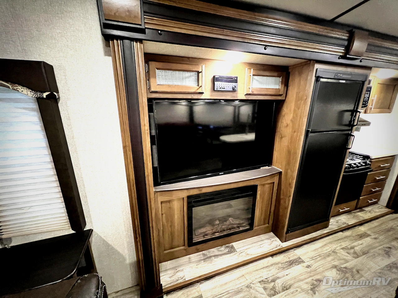 2018 Keystone Cougar Half-Ton Series 32RLI Photo 7