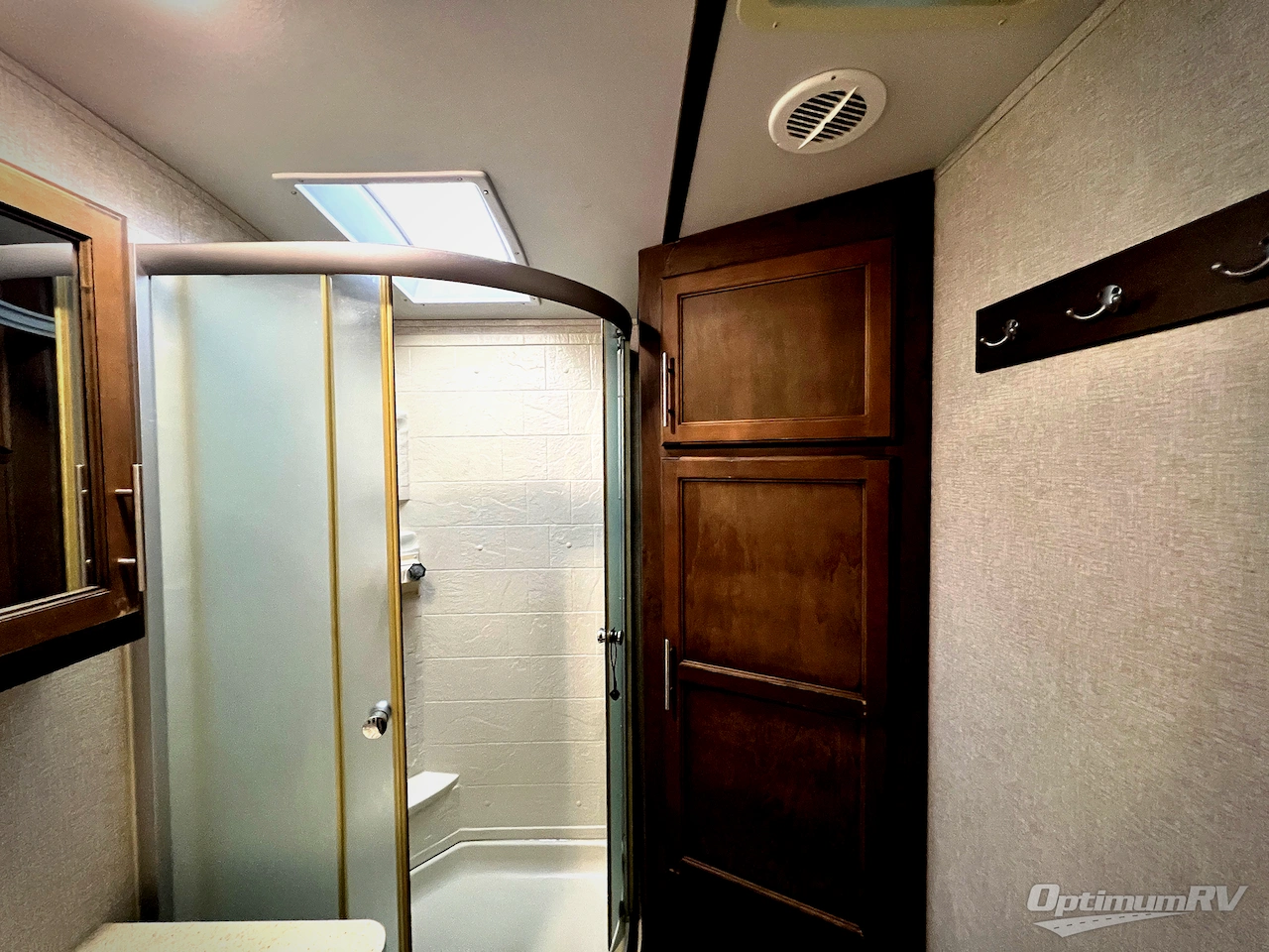 2018 Keystone Cougar Half-Ton Series 32RLI Photo 13