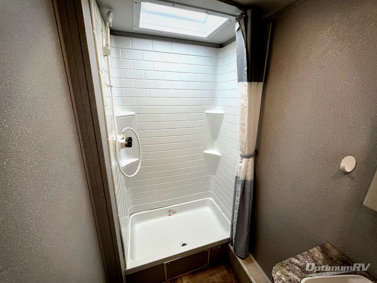 2022 Shasta Shasta 25RS Photo 24