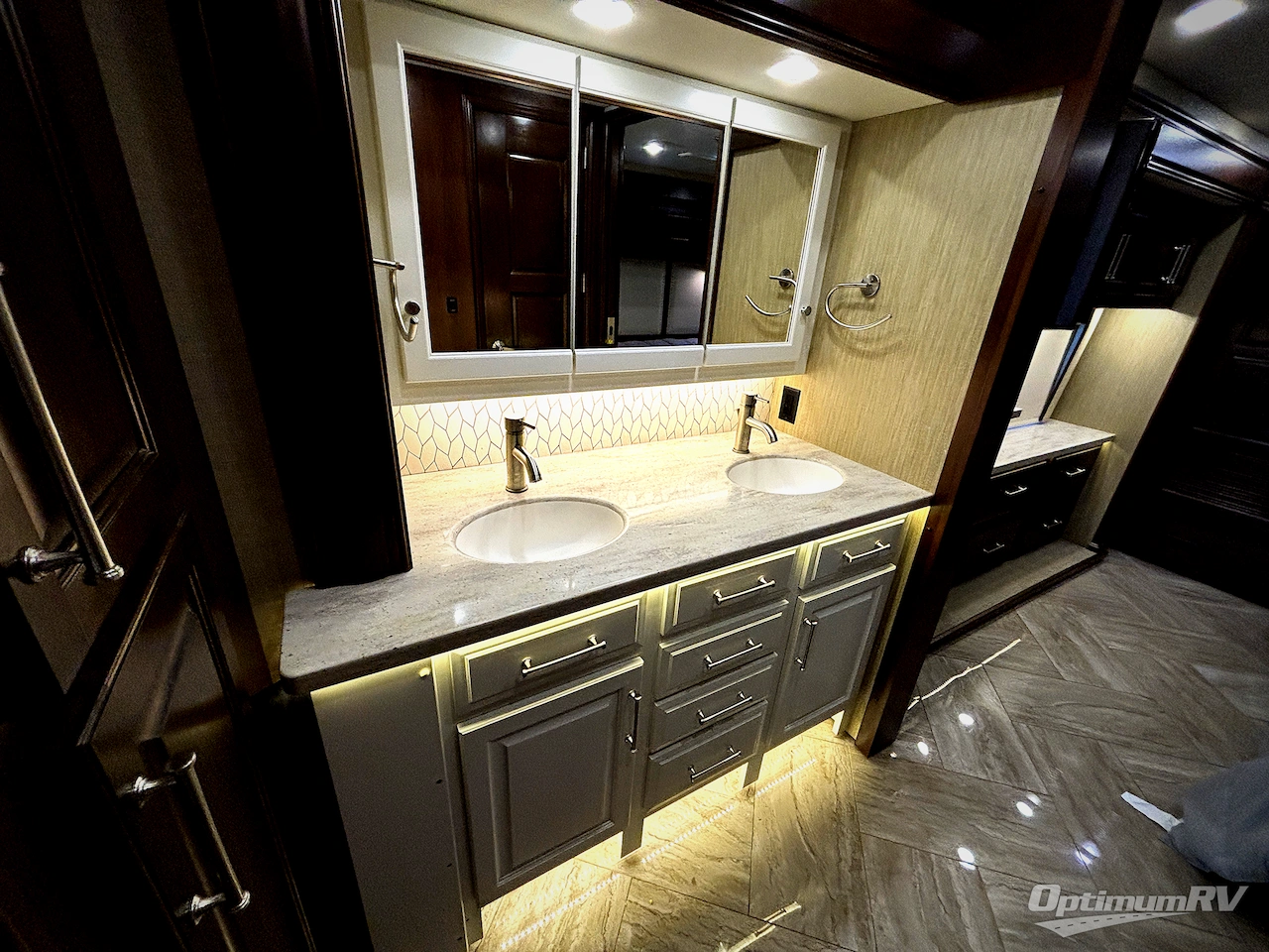 2019 Entegra Aspire 42DEQ Photo 15