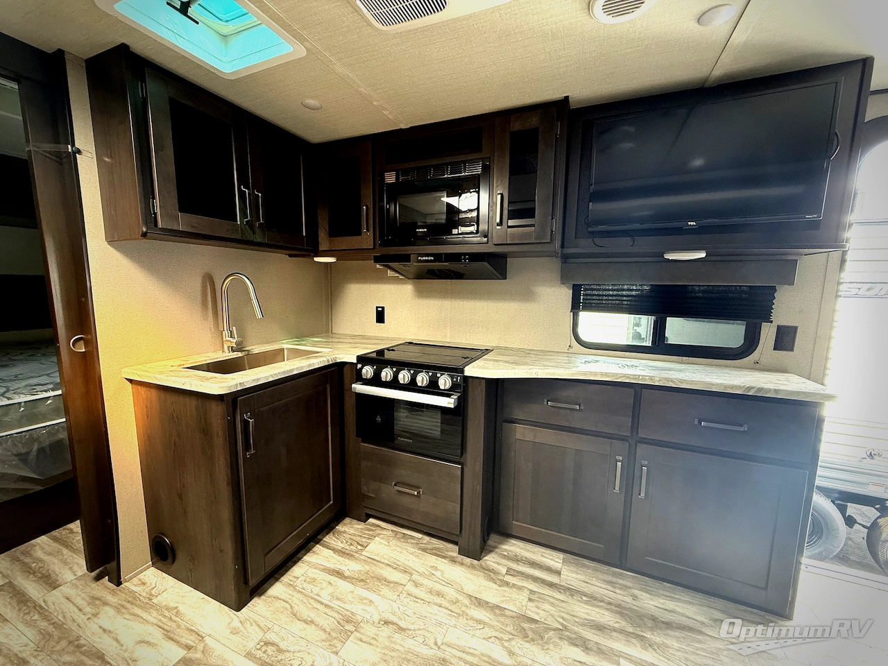 2022 Grand Design Transcend Xplor 221RB Photo 6