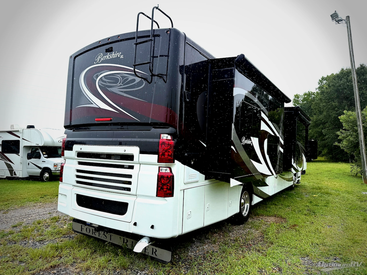 2017 Forest River Berkshire XL 40BH Photo 2