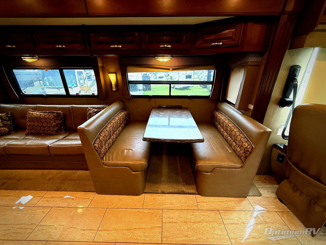 2017 Forest River Berkshire XL 40BH Photo 7