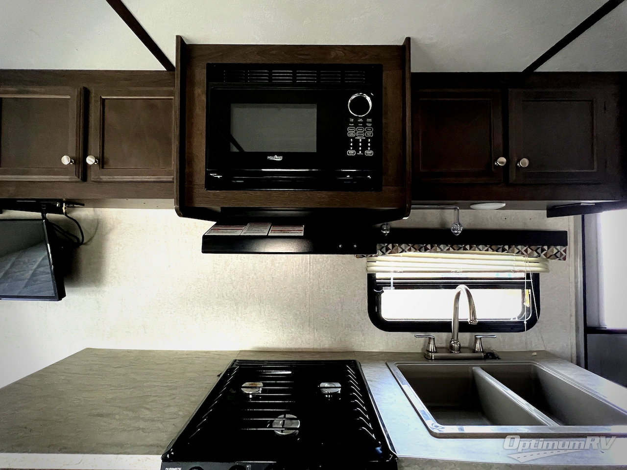 2019 Starcraft Launch Outfitter 21FBS Photo 11