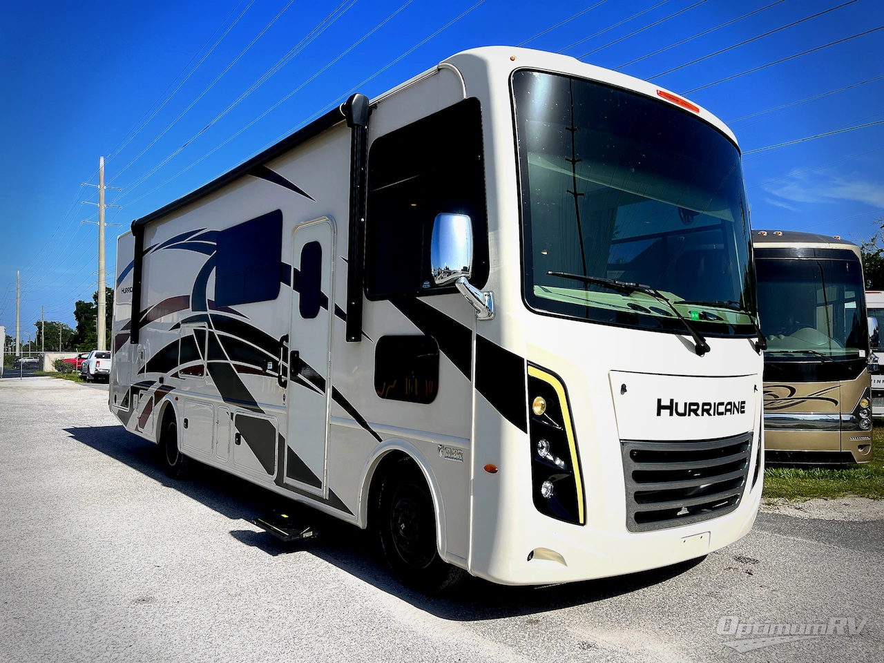2022 Thor Hurricane 29M Photo 1