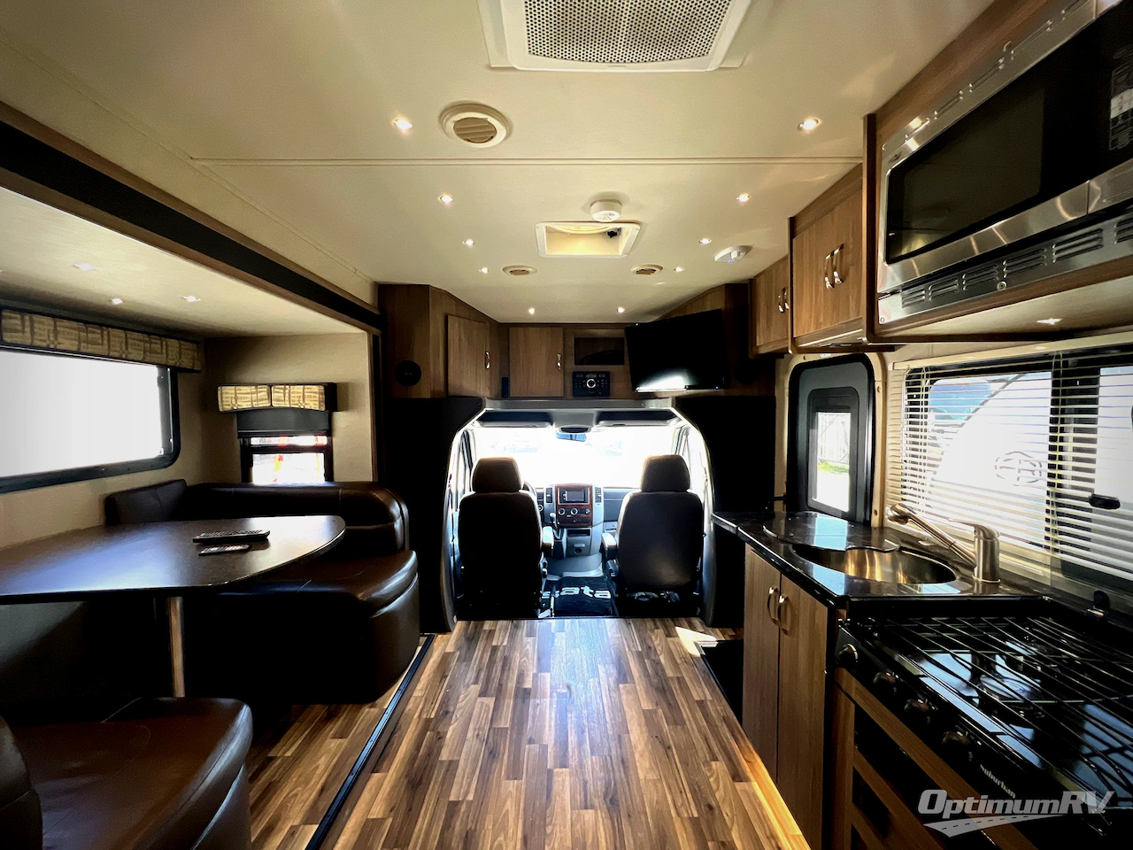 2017 Dynamax isata 3 24FW Photo 3