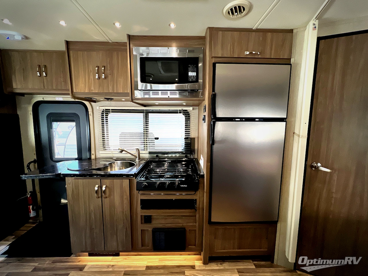 2017 Dynamax isata 3 24FW Photo 10