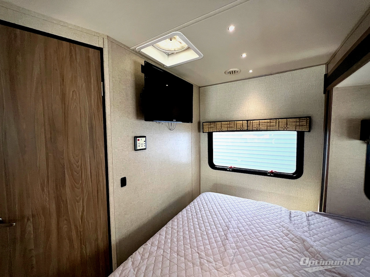 2017 Dynamax isata 3 24FW Photo 17
