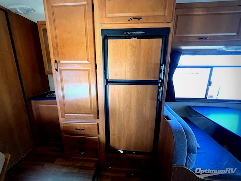 2013 Born Free Majestic 23A RV Photo 4