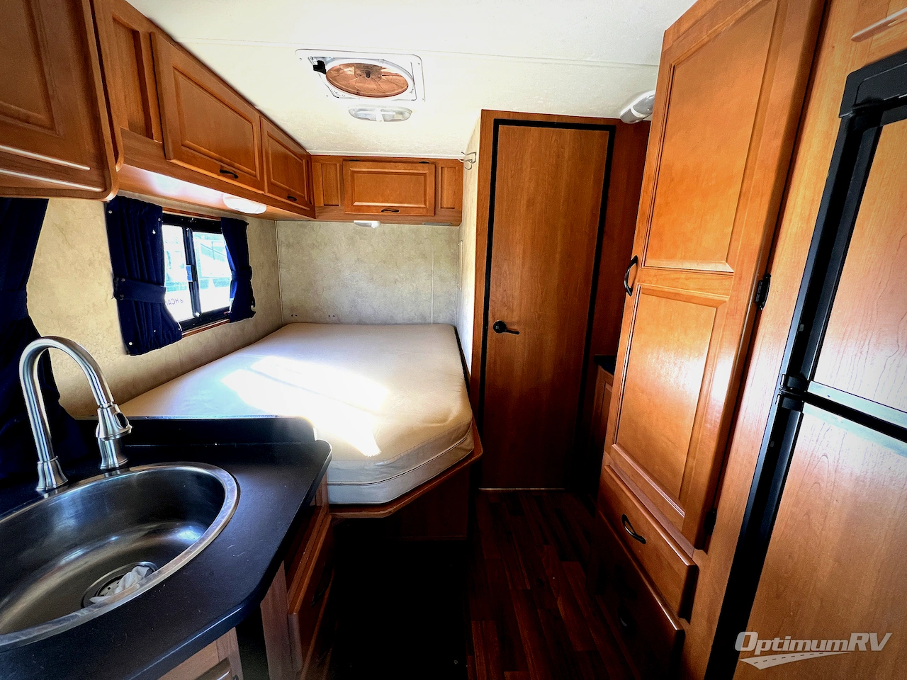 2013 Born Free Majestic 23A Photo 14