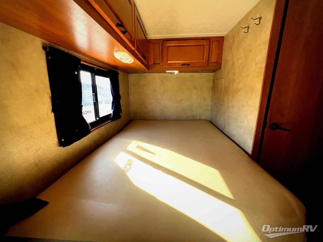 2013 Born Free Majestic 23A Photo 15