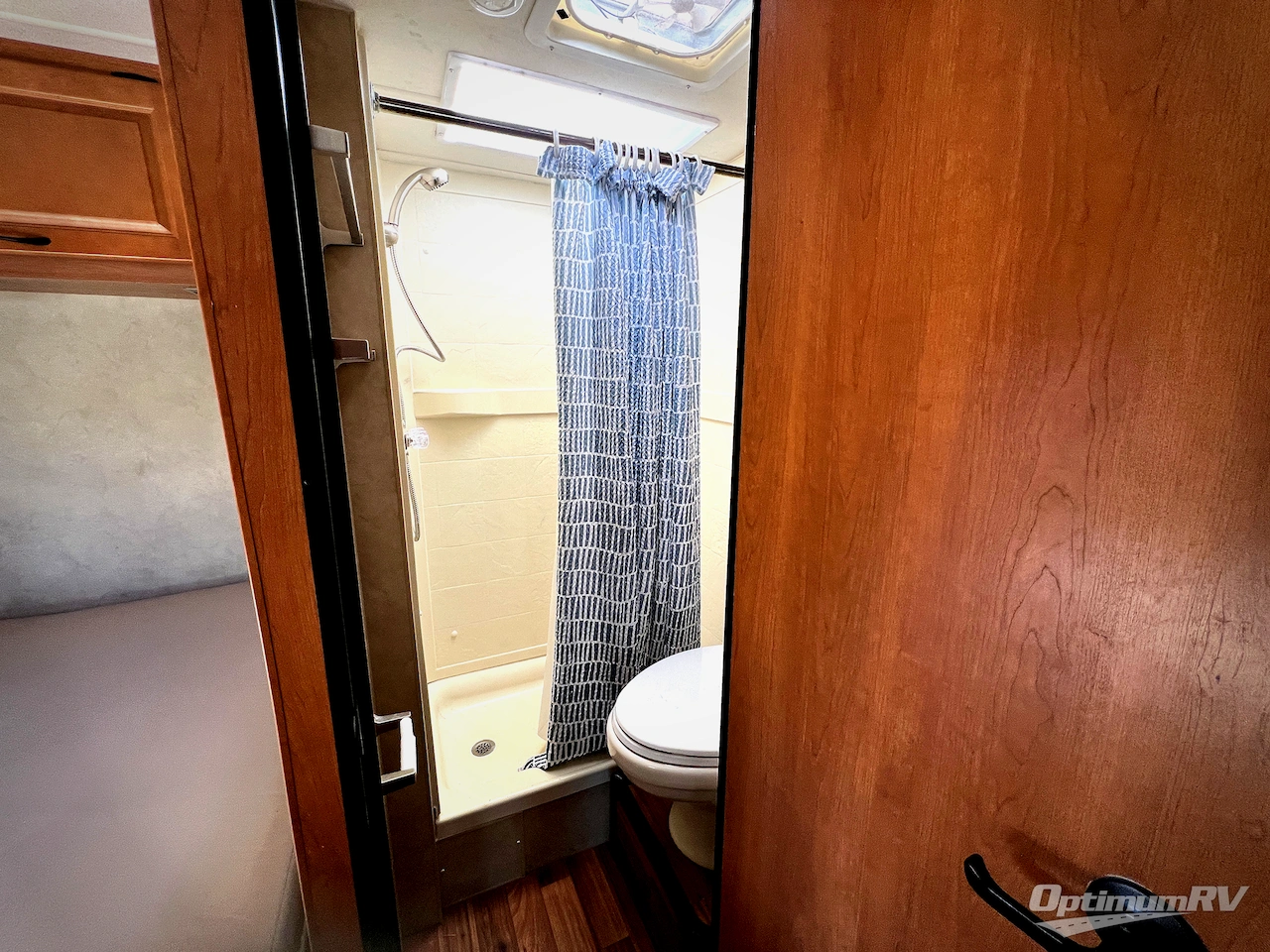 2013 Born Free Majestic 23A Photo 17