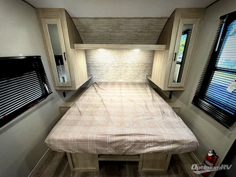 2026 Coachmen Catalina Summit Series 7 194RBS RV Photo 3