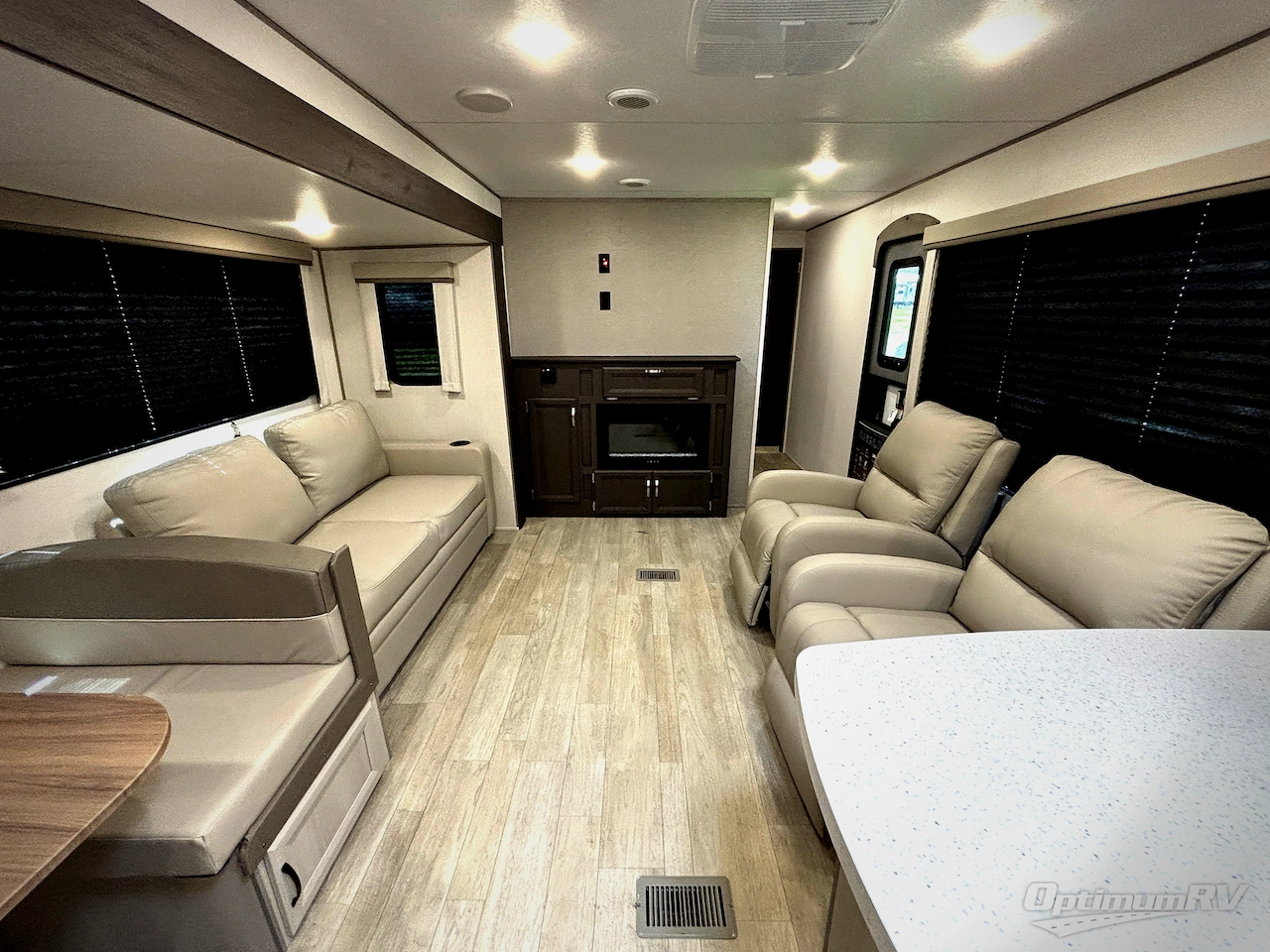 2027 Coachmen Catalina Legacy Edition 283RKS Photo 4