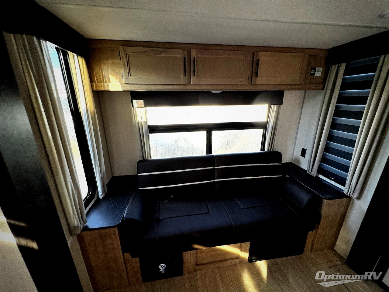 2026 Forest River Cherokee Wolf Den Black Label 273XLKBL Photo 5