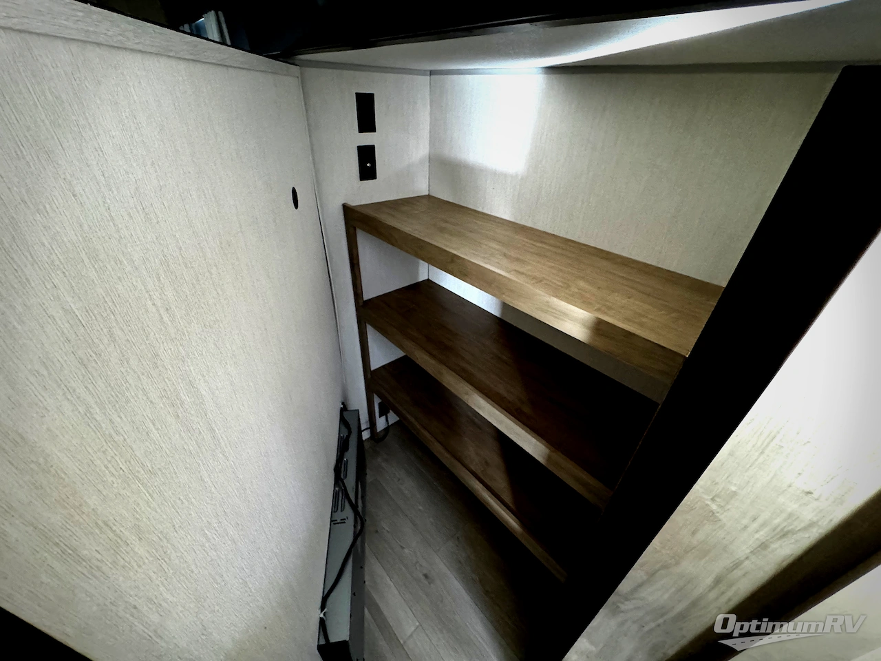 2026 Forest River Cherokee Wolf Den Black Label 273XLKBL Photo 7