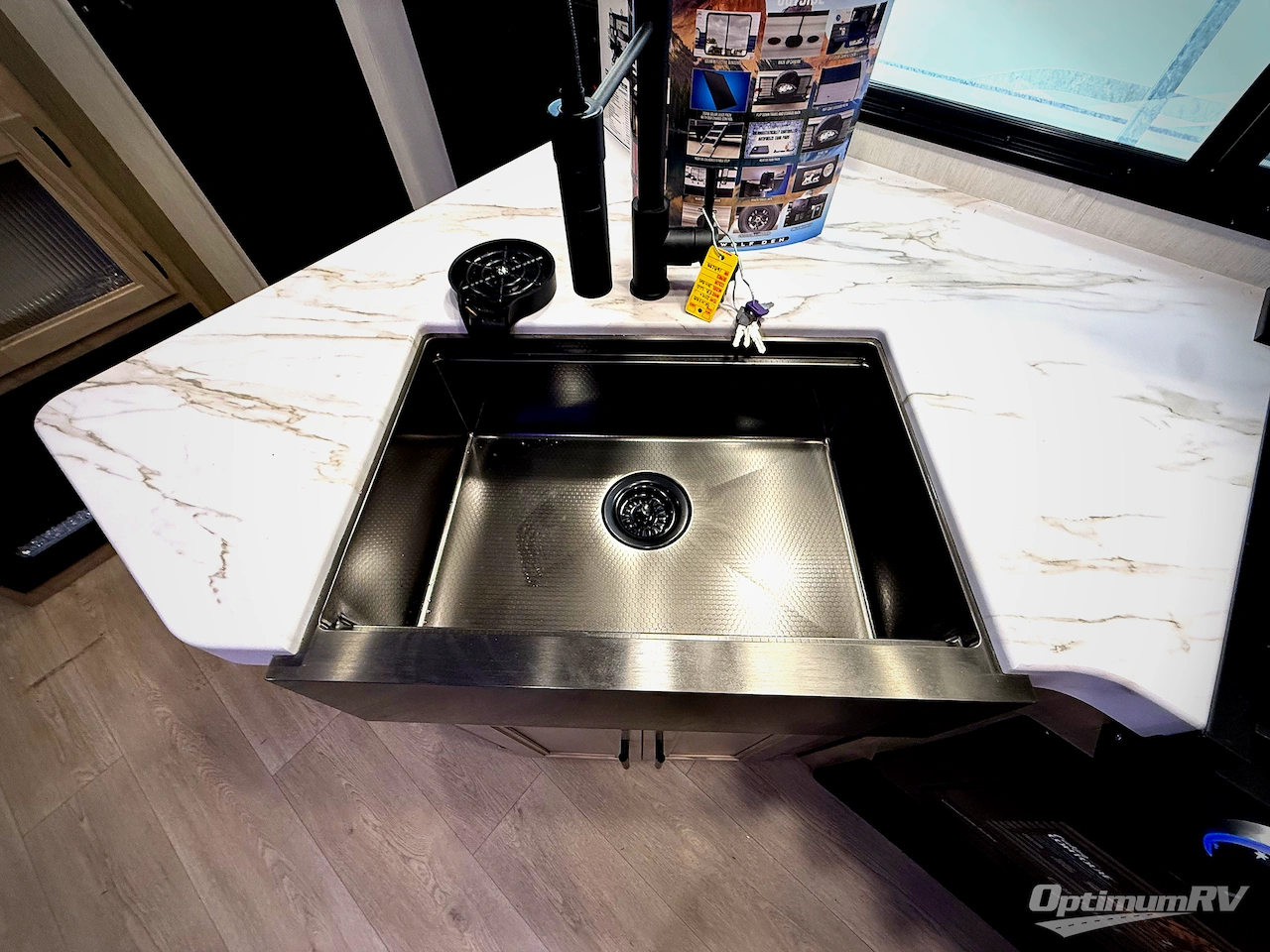 2026 Forest River Cherokee Wolf Den 301BH Photo 10