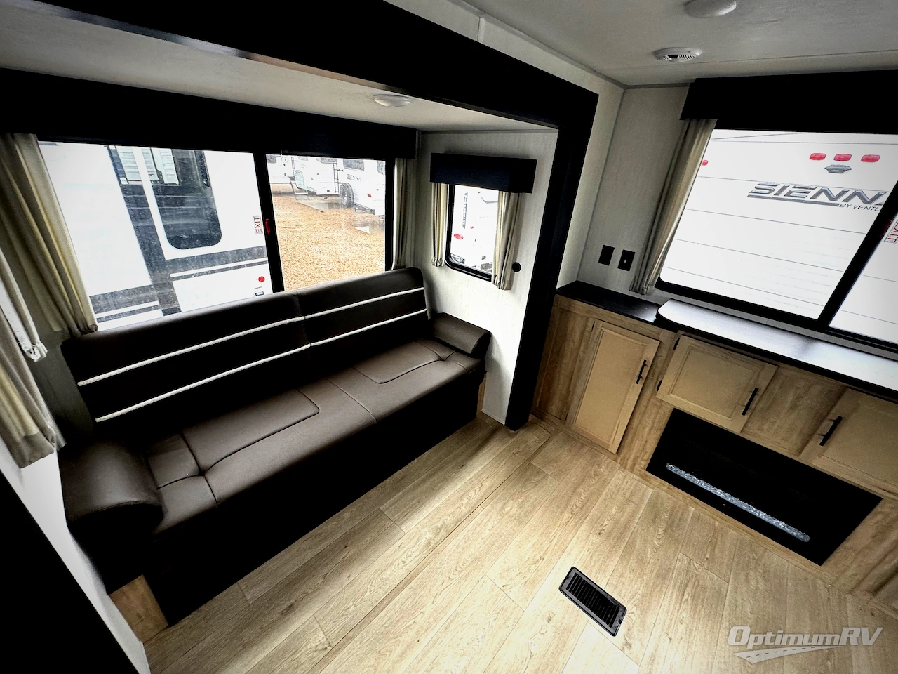 2026 Forest River Cherokee Wolf Den 306MM Photo 5