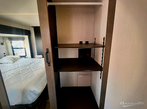 2025 Forest River Cherokee Arctic Wolf Suite 3650SUITE RV Photo 4