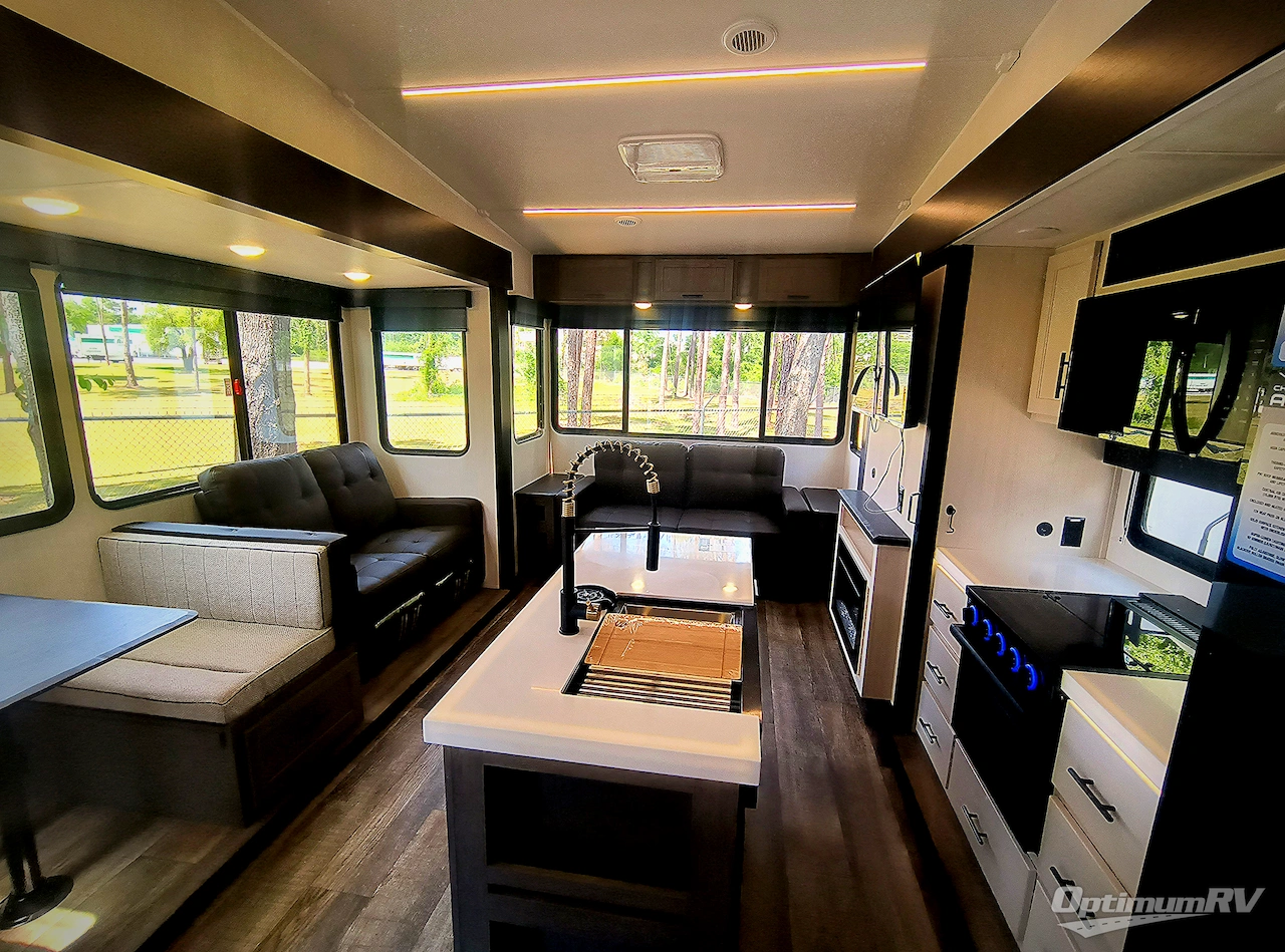 2025 Forest River Cherokee Arctic Wolf Suite 3650SUITE Photo 5