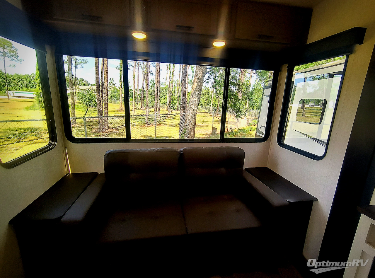 2025 Forest River Cherokee Arctic Wolf Suite 3650SUITE Photo 8