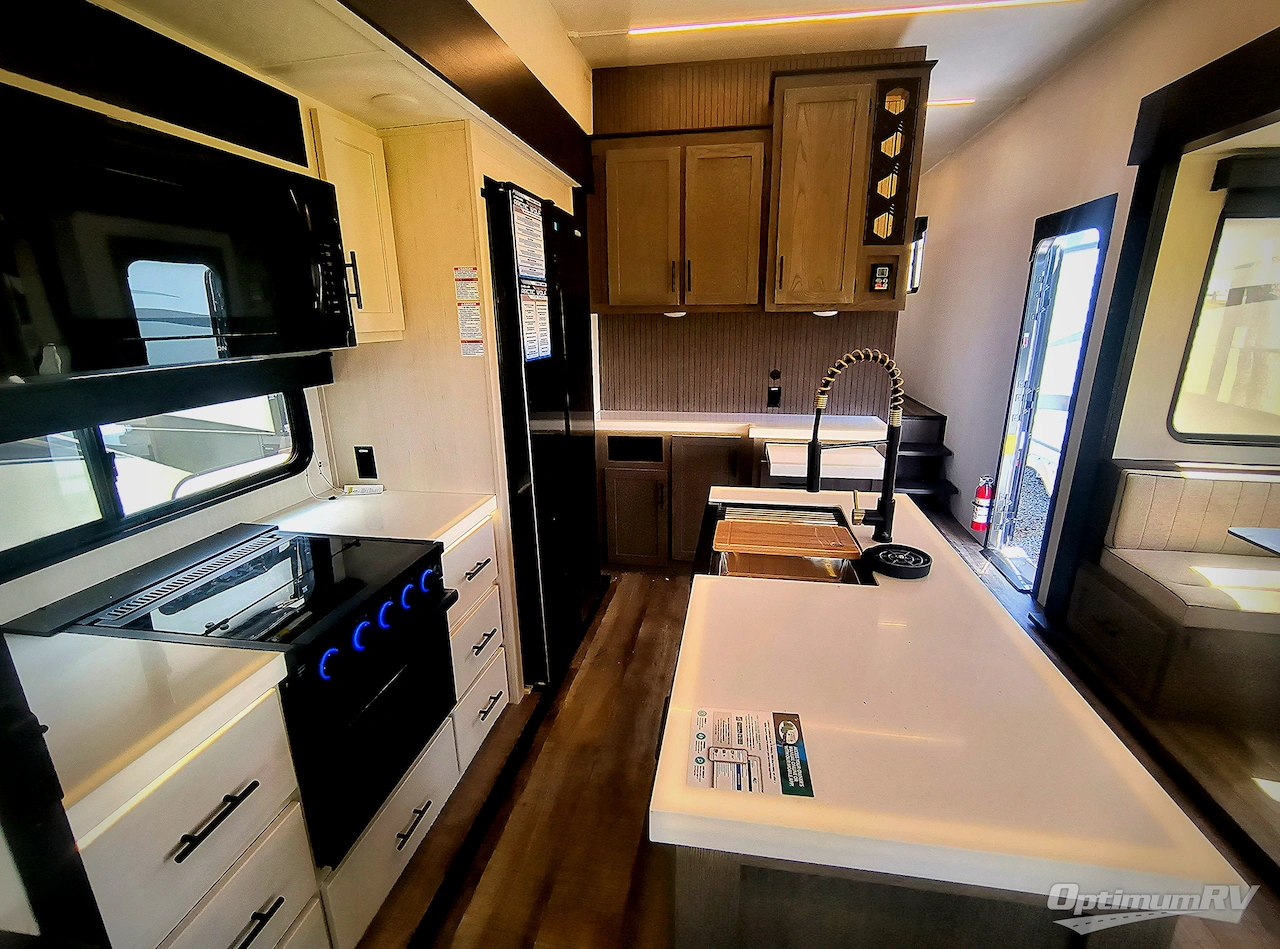 2025 Forest River Cherokee Arctic Wolf Suite 3650SUITE Photo 11