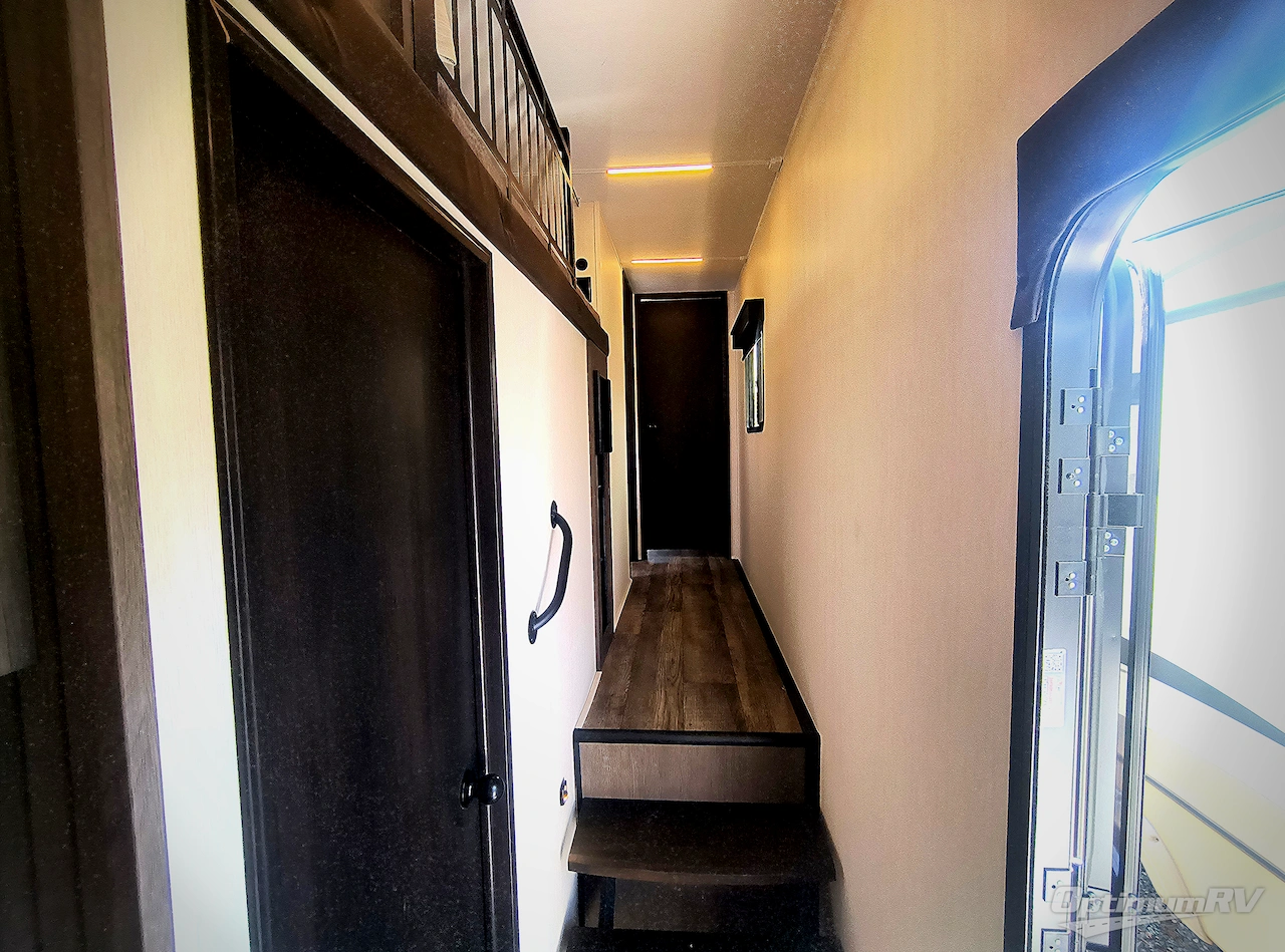 2025 Forest River Cherokee Arctic Wolf Suite 3650SUITE Photo 15